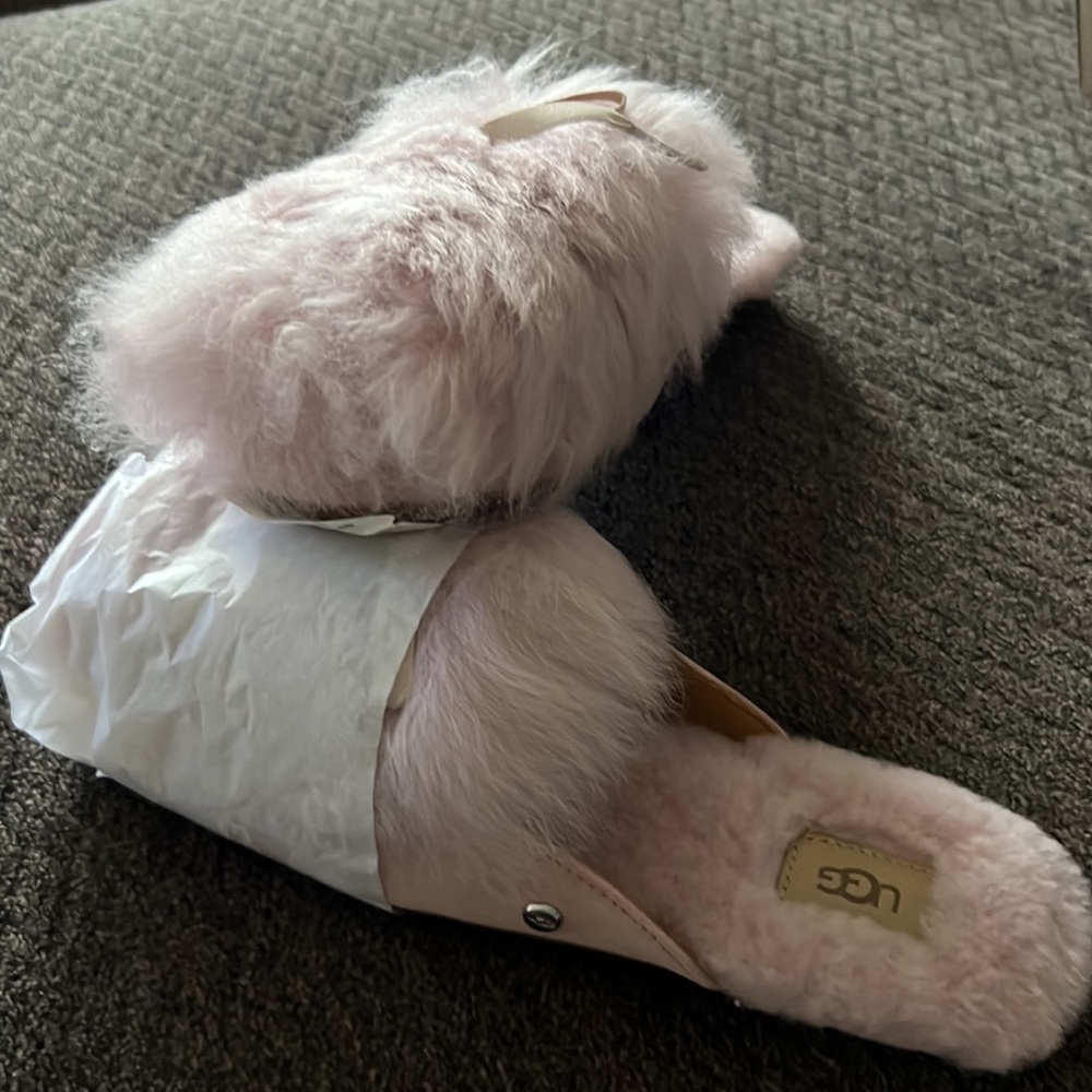 UGG